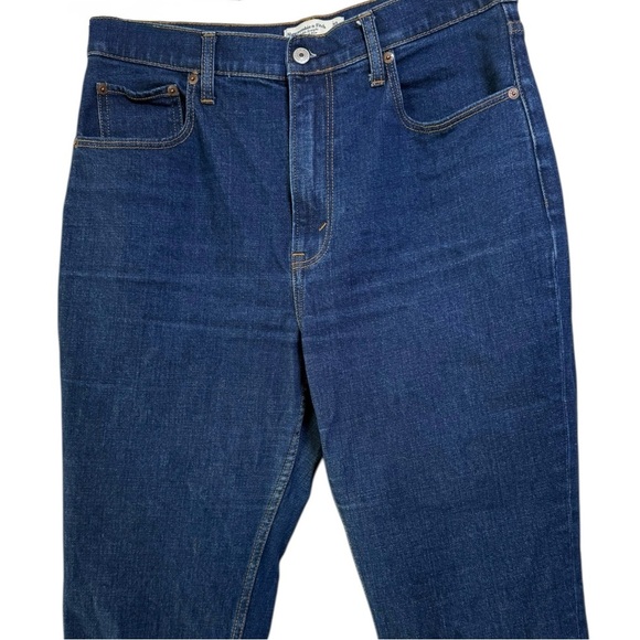 A&F Curve Love Ultra High Rise Ankle Straight Jean Sz 10 Short Petite Dark Wash - Picture 9 of 10